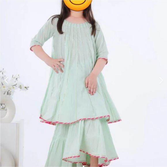 Girls 2 Piece Set Kurta & Sharara Set - Picture 2 of 7